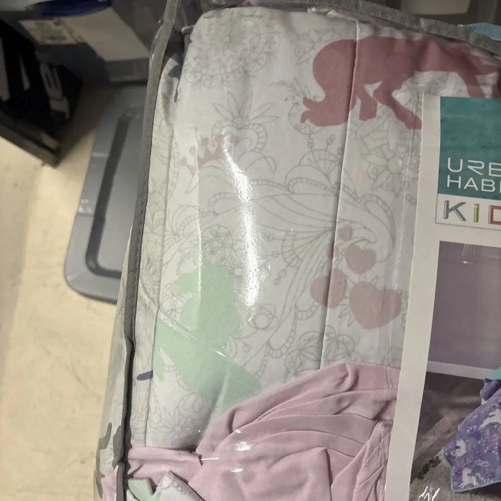 Urban Habitat Full Queen  Bedding Quilt Cover Set Unicorn Reversible 4 Pcs Girls